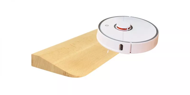 Maßgefertigte Türschwellenrampe aus Buche-Massivholz bis 10 cm für Saugroboter vom Schreiner